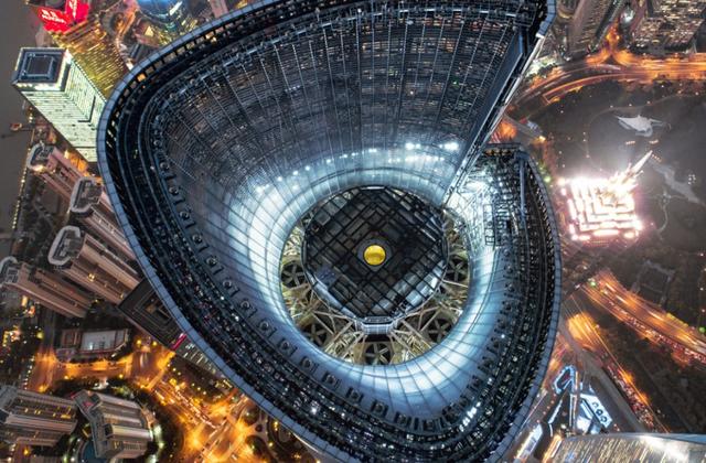 There Is A 1000 Ton Damper On The 126th Floor Of The Shanghai Tower