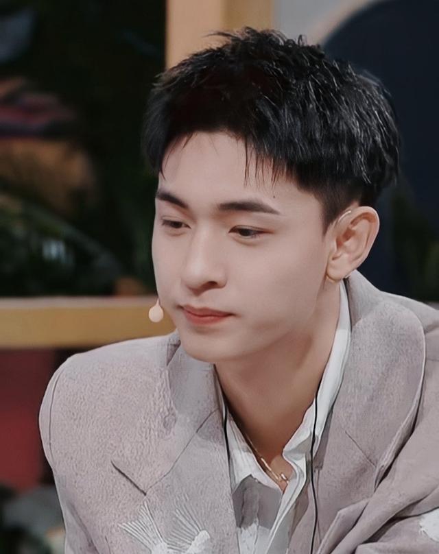 Qin Xiaoxian's relationship revealed that he had been in a relationship ...