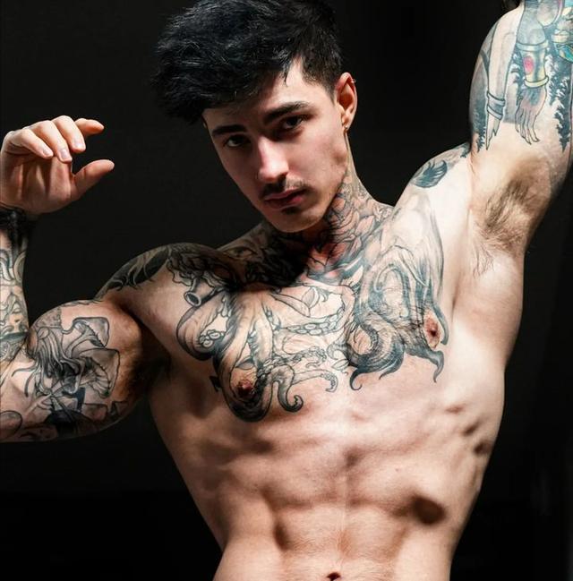 Jakipz: A Canadian fitness model with a stunning body and amazing body ...