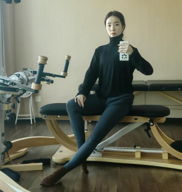 Cctv Li Sisi Does Makeup Without Makeup!the Cotton Socks On The Feet 