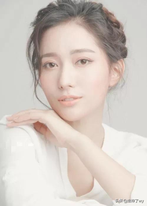 Star show of mainland actress Wang Ziyun - iMedia