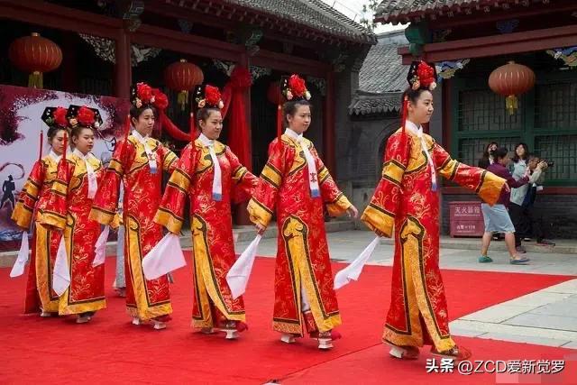 滿族服飾的特徵16——旗頭(達喇翅) - 頭條匯