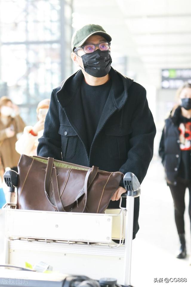 Zhang Xinzhe appeared at Shanghai Hongqiao Airport - iMedia