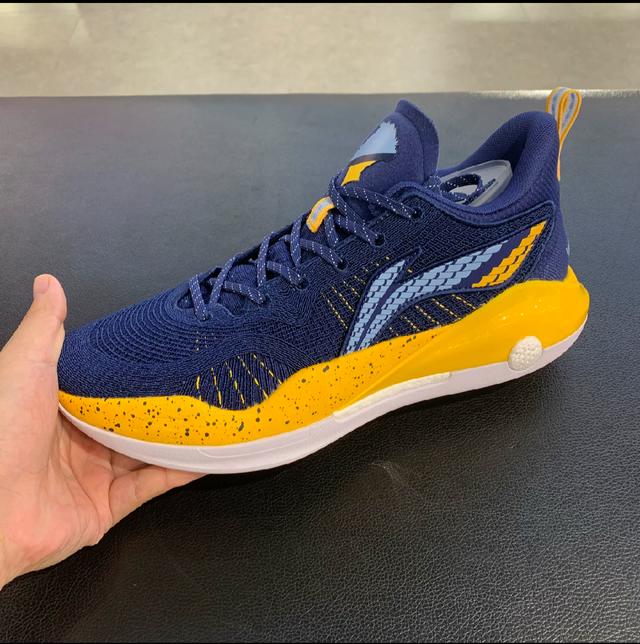 Li Ning Yushuai 15 lowtop version of "Marquette University" color matching exposure!Inspired by