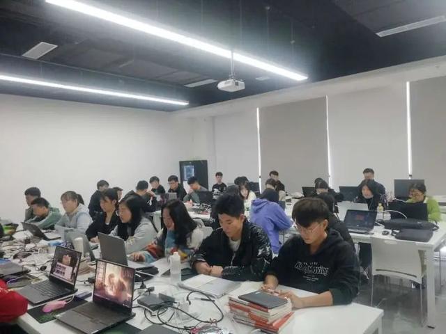 internet-finance-major-with-extremely-high-gold-content-popular