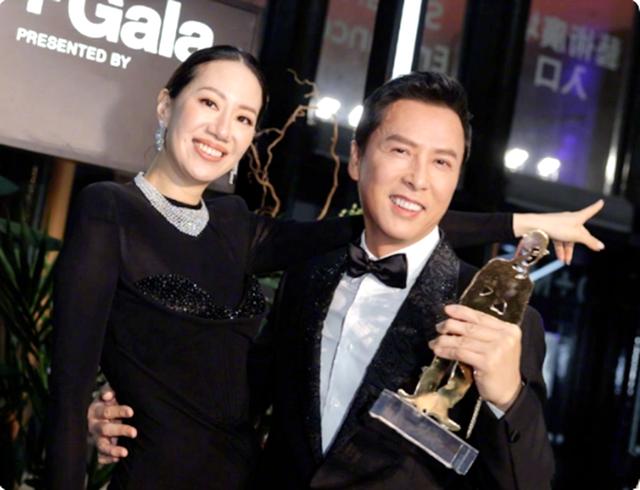 Donnie Yen entered the circle of celebrities, accompanied by Wang ...