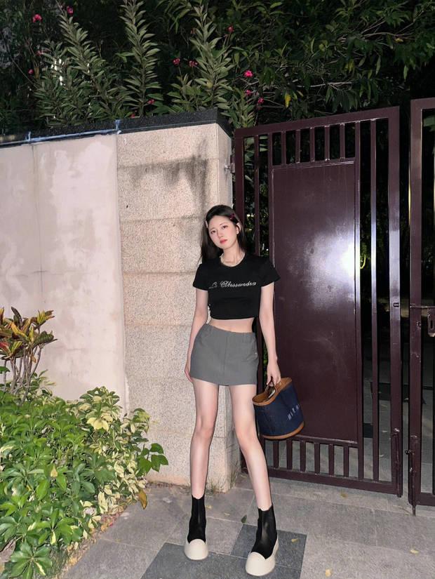 Zhao Lusi's new look is full of hot girl style, long legs and thin ...