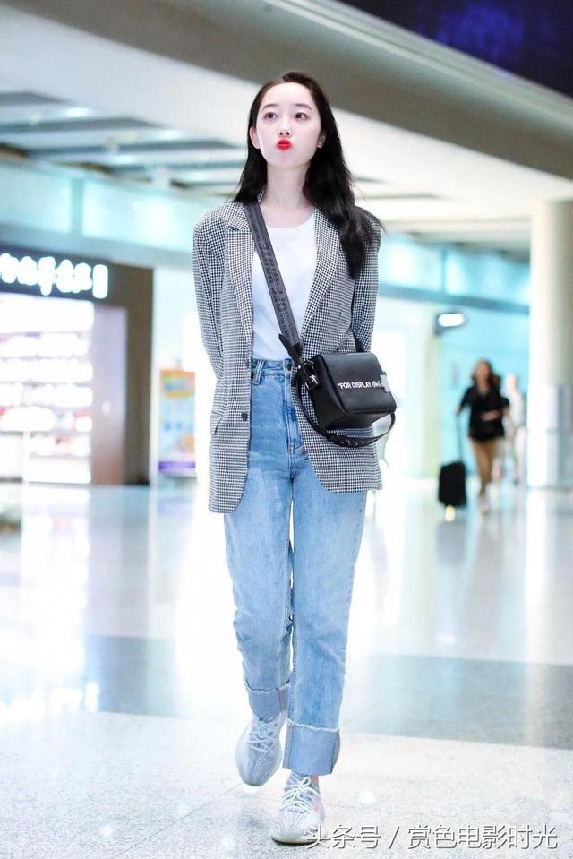 Mainland actress Jiang Mengjie wears jeans - iMedia