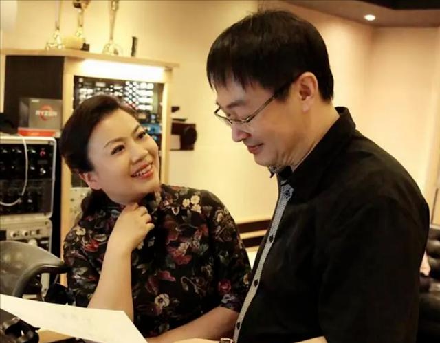 Zhang Ye: Still single at the age of 54, with Lu Jihong for 21 years ...