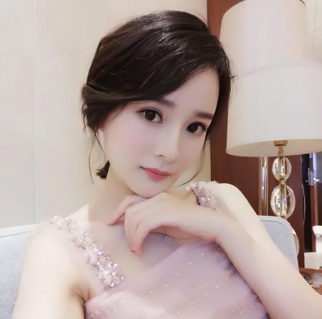 After plastic surgery became Yang Mi's model, she became pregnant and ...