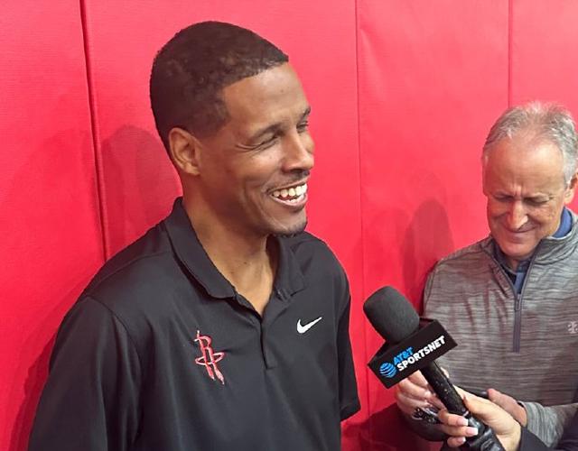 The Rockets coach returns to the team, Smith will miss the Pacers, and ...