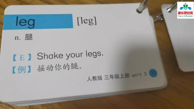 如果一只脚疼的话应该是myfoothurts.