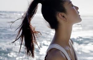 刘雯海滨唯美写真曝光 造型靓丽脱俗诠释百变超模风范