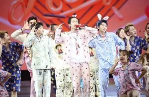 TFBOYS四周年演唱会风波不断！王源耳麦故障？舞蹈涉嫌抄袭