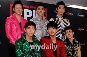2PM五名成员与JYP公司签约 玉泽演将在退伍后再续约