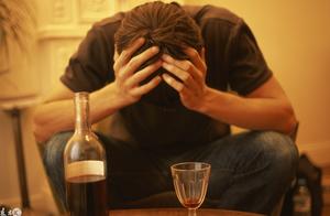 过量饮酒的危害是什么？小心颈部脂肪瘤找上门