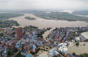 华龙航拍｜俯瞰被洪水包围的合川太和镇