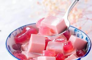 夏天必备甜点，草莓奶冻，清爽可口又消暑，怎么都吃不腻