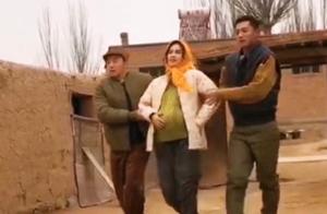 郑恺跑男路透图曝光，扶孕妇baby太熟练，网友：没少扶苗苗