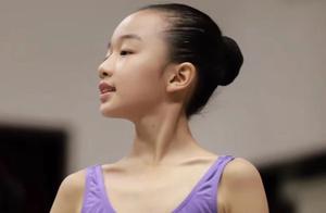 芭蕾舞课堂上，为什么要盘“丸子头”和穿着统一练功服？