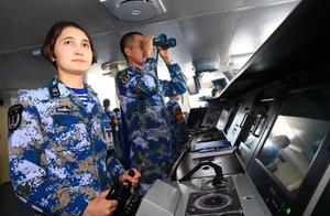小姐姐确实厉害！开辽宁舰的是个“女司机”，而且还是95后
