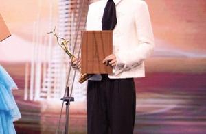 乐华娱乐大门疑似被泼油漆，网友爆料公司打压艺人，内部大乱斗！