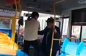 焦作公交回应“女驾驶员辱骂拒载老人”事件：司机已被停岗调查