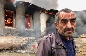 亚美尼亚民众大逃亡！烧掉房子不留给敌人，誓言打回老家报仇