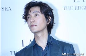 Chen Kun's son is basked in with the schoolgirl close according to