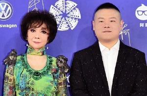 58 years old of Cai Ming wear a cheongsam to have 