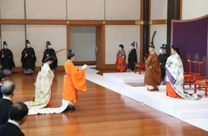 日本皇宫举行仪式 宣告天皇弟弟为第一皇位继承人