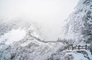今冬第一场大雪！成都西岭雪山今年有望提前滑雪