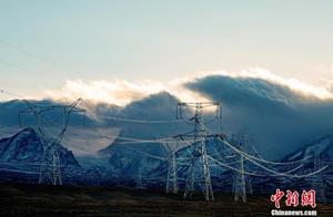 西藏阿里联网工程投运 沿线38万农牧民告别缺电