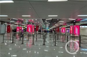 重庆1号线朝天门站开通：“一岛两侧”式站台 三个出入口：几十米可达来福士、朝天门广场