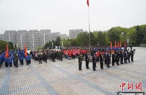 宁波无名烈士有了“亲人团”千名志愿者自发守护先烈