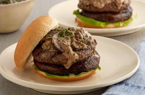 The practice of hamburger of salad sauce beef