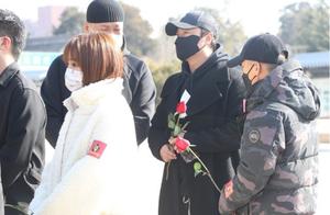 Zhao Yingjun memorial meeting: Willow cliff eye cries swollen, yellow Bo face is gaunter also, xue Z