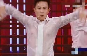 Du Chun heats up dance to be spat again groove, it is good to wear translucent shirt to be soaked aw