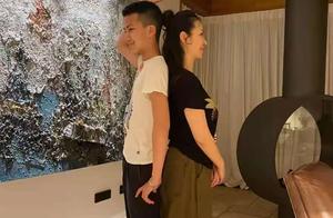 胡军12岁儿子身高超过妈妈，近照成熟认不出，爸爸基因太强大