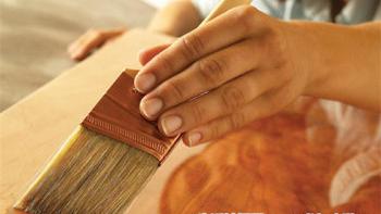 如何给旧家具刷漆