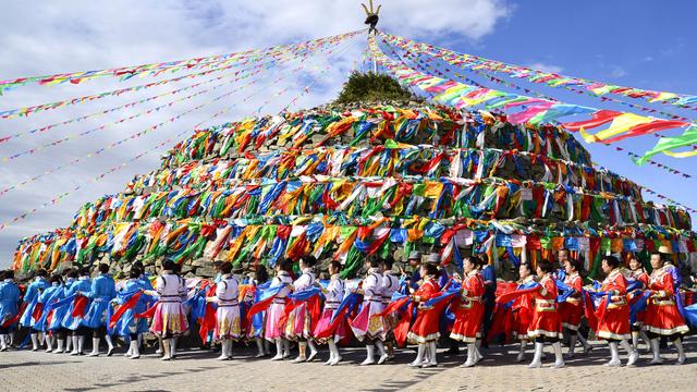 祭敖包:呼伦贝尔夏季的节日