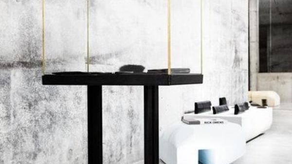 青春电影卖家具