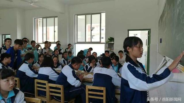 高中助学金感谢信