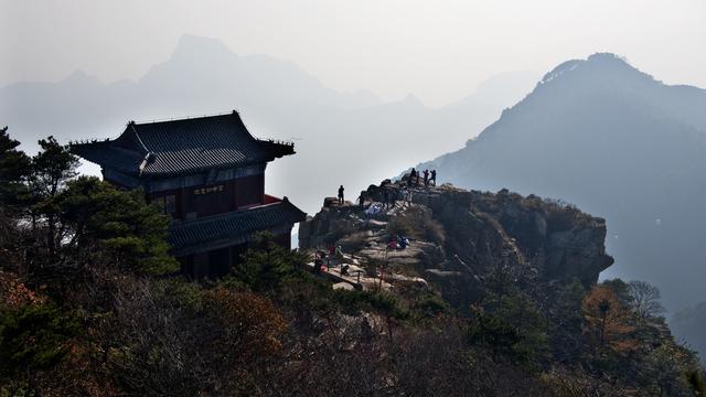 导游词泰山400字