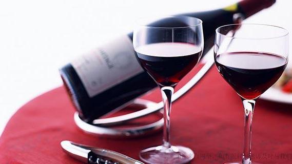 葡萄酒掺水行不行