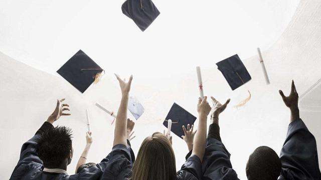 可以在大学毕业后考研究生吗不用再继续在大学里读