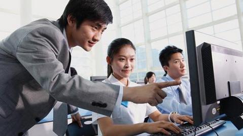 我打算去石家庄学电脑哪个学校好呀管就业的那种