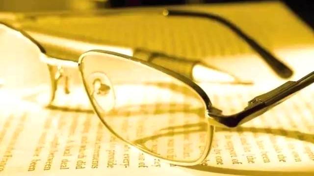 形容書中有知識的詞句