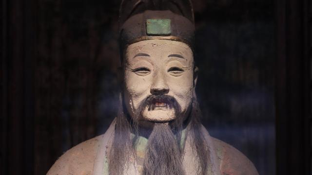 文學史上杜甫的詩被稱為"詩史"請結合該詩中的有關詩句加以說明.恨別