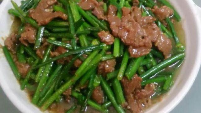 韭菜可以和牛肉一起炒吗